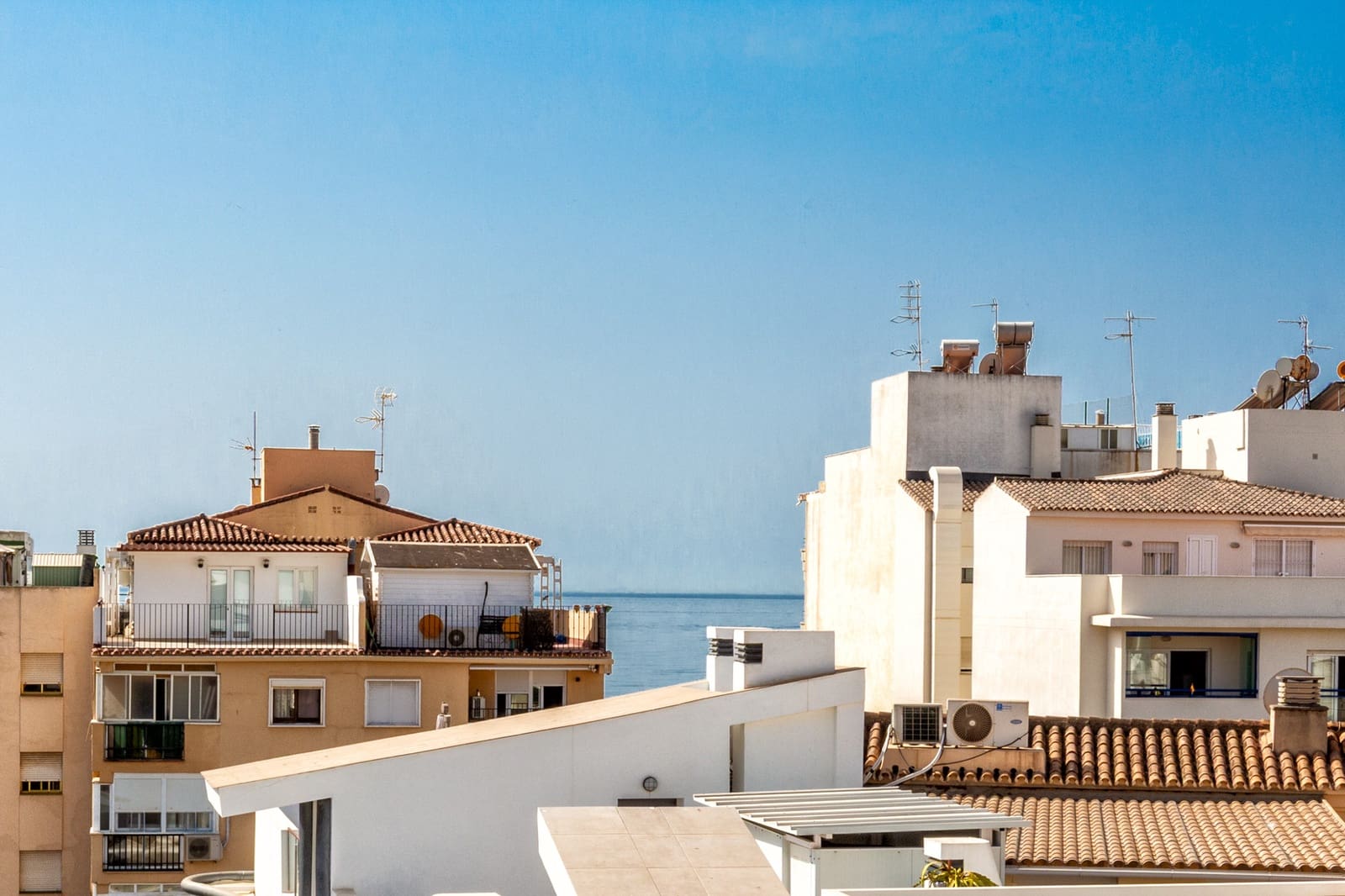 2 bedroom Penthouse for sale in Estepona with pool garage - € 925,000 (Ref: 10170548)