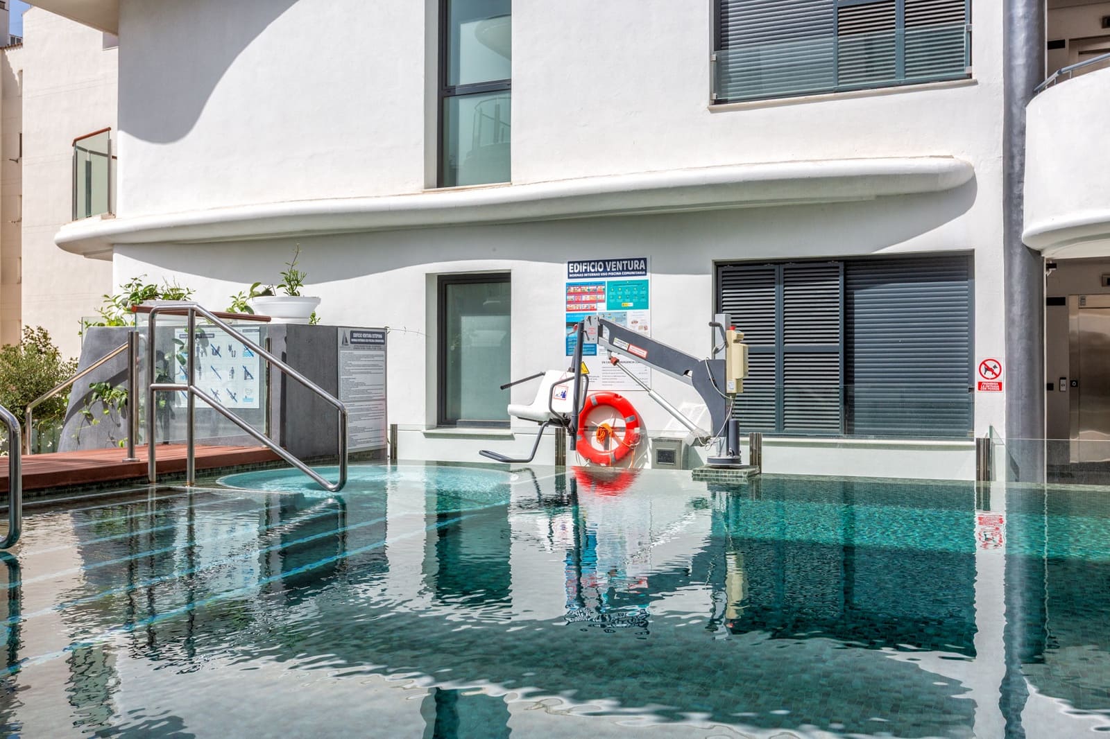 2 bedroom Penthouse for sale in Estepona with pool garage - € 925,000 (Ref: 10170548)