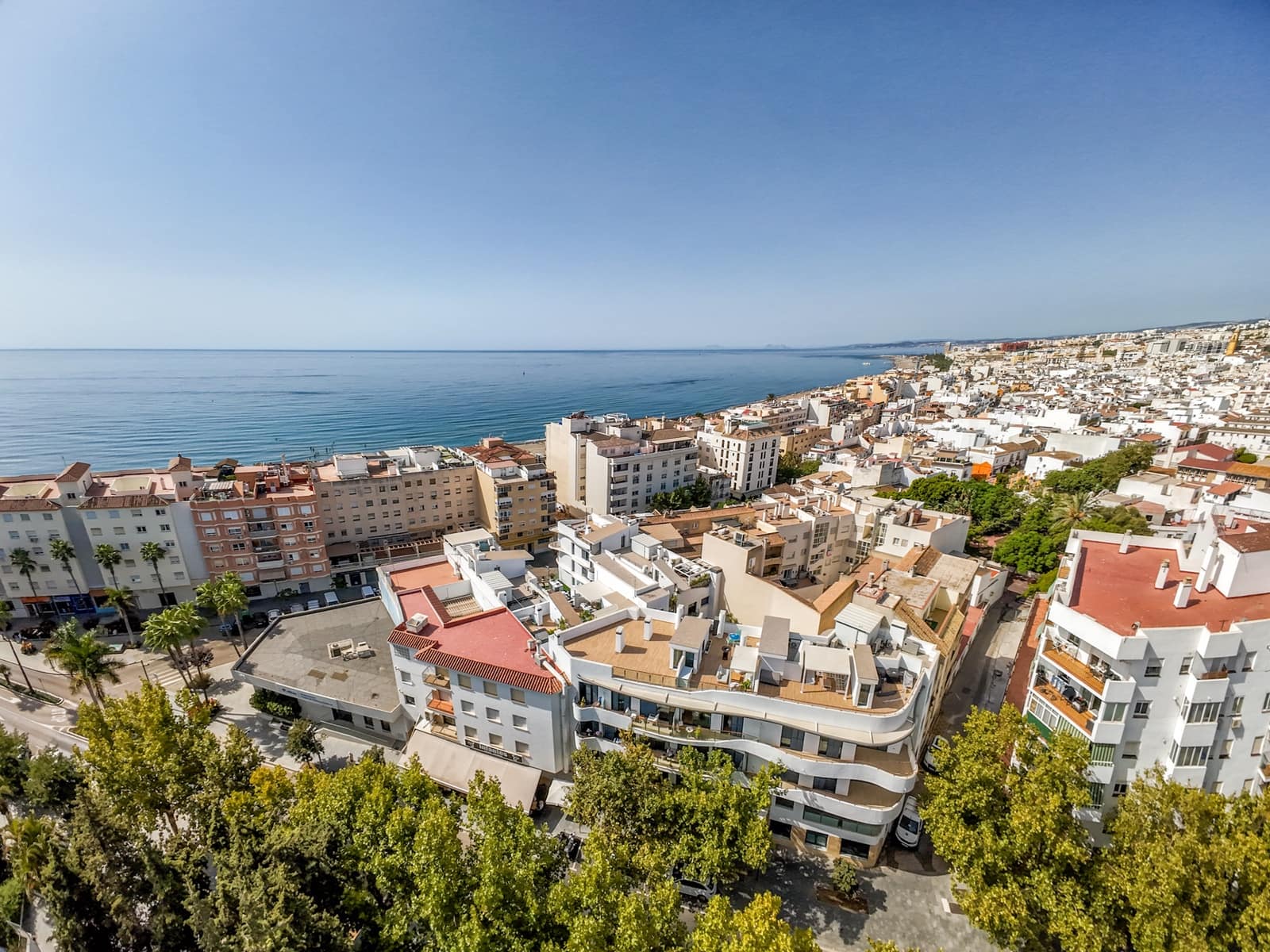2 bedroom Penthouse for sale in Estepona with pool garage - € 925,000 (Ref: 10170548)