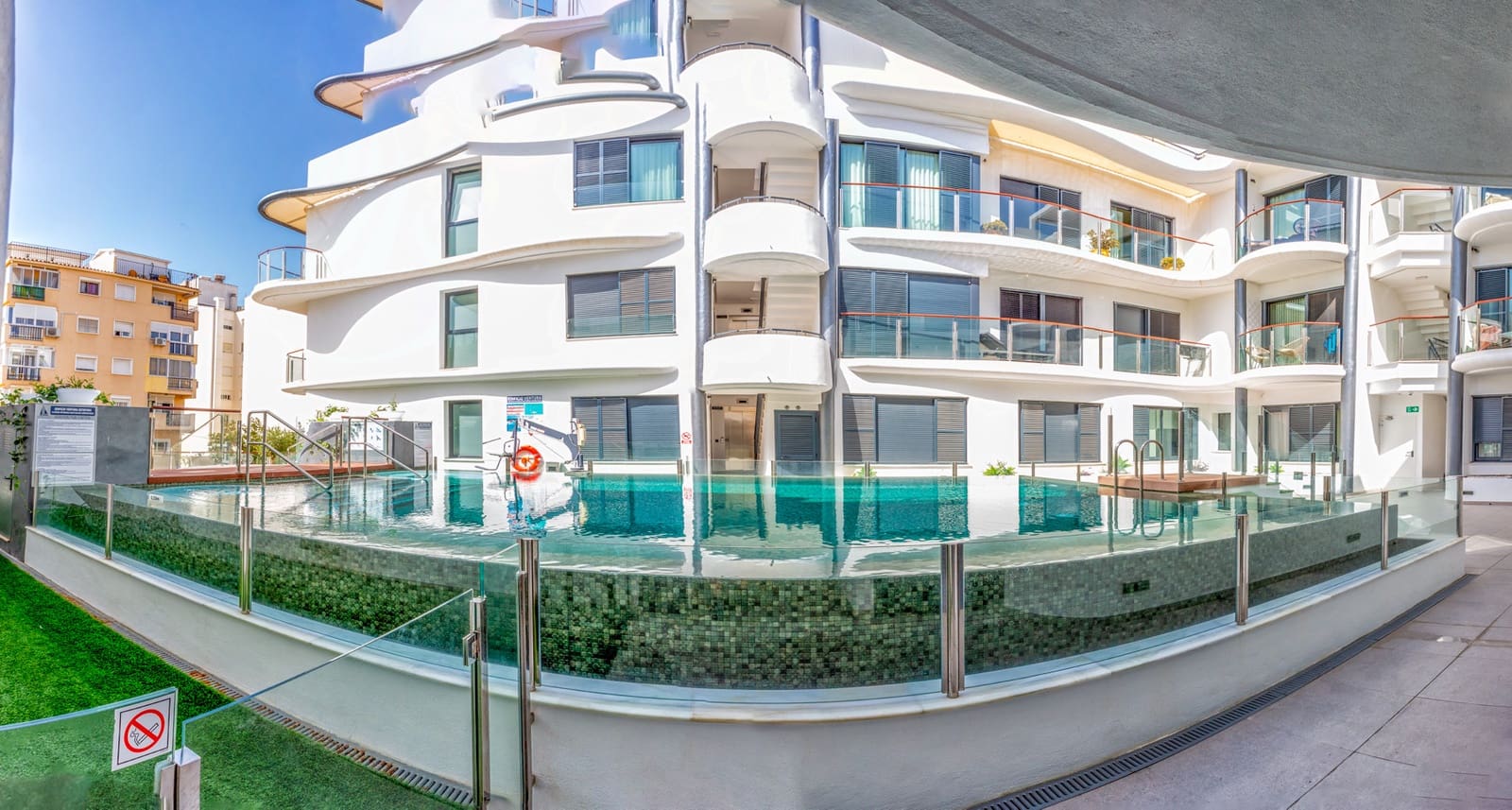 2 bedroom Penthouse for sale in Estepona with pool garage - € 925,000 (Ref: 10170548)