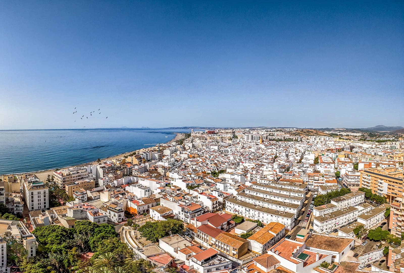 2 bedroom Penthouse for sale in Estepona with pool garage - € 925,000 (Ref: 10170548)