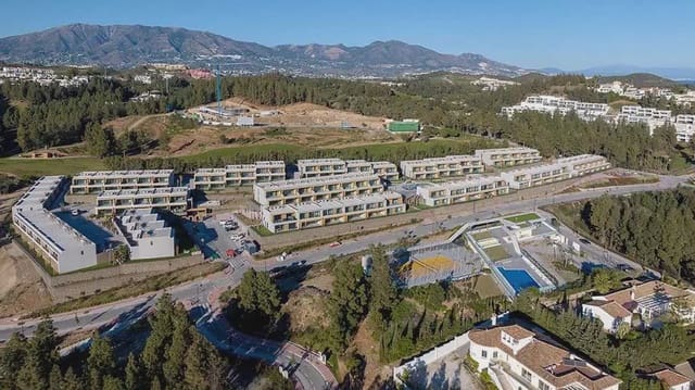 3 soveværelse Byhus til salg i Puerto de la Torre, Málaga by med swimmingpool garage - € 891.000 (Ref: 10170550)