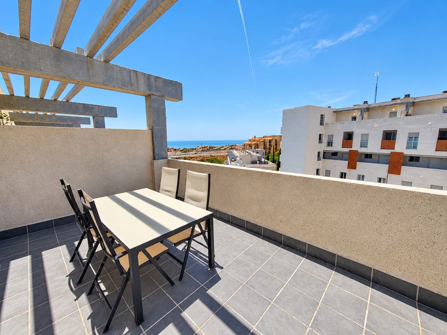 3 Zimmer Penthouse zu verkaufen in Riviera del Sol mit Pool Garage - 456.000 € (Ref: 10186528)