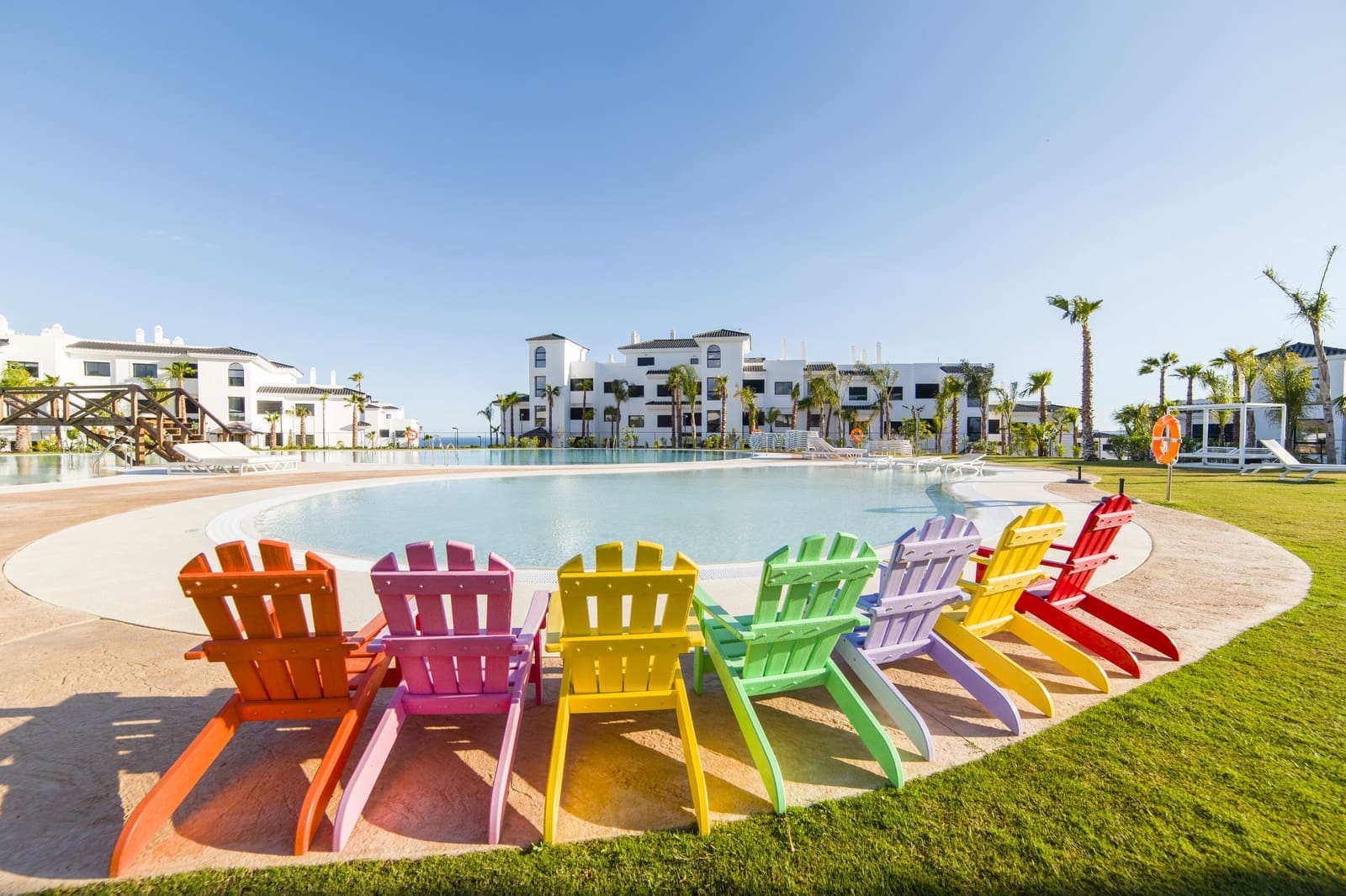 Apartamento de 3 habitaciones en Estepona en venta con piscina garaje - 847.000 € (Ref: 6256798)