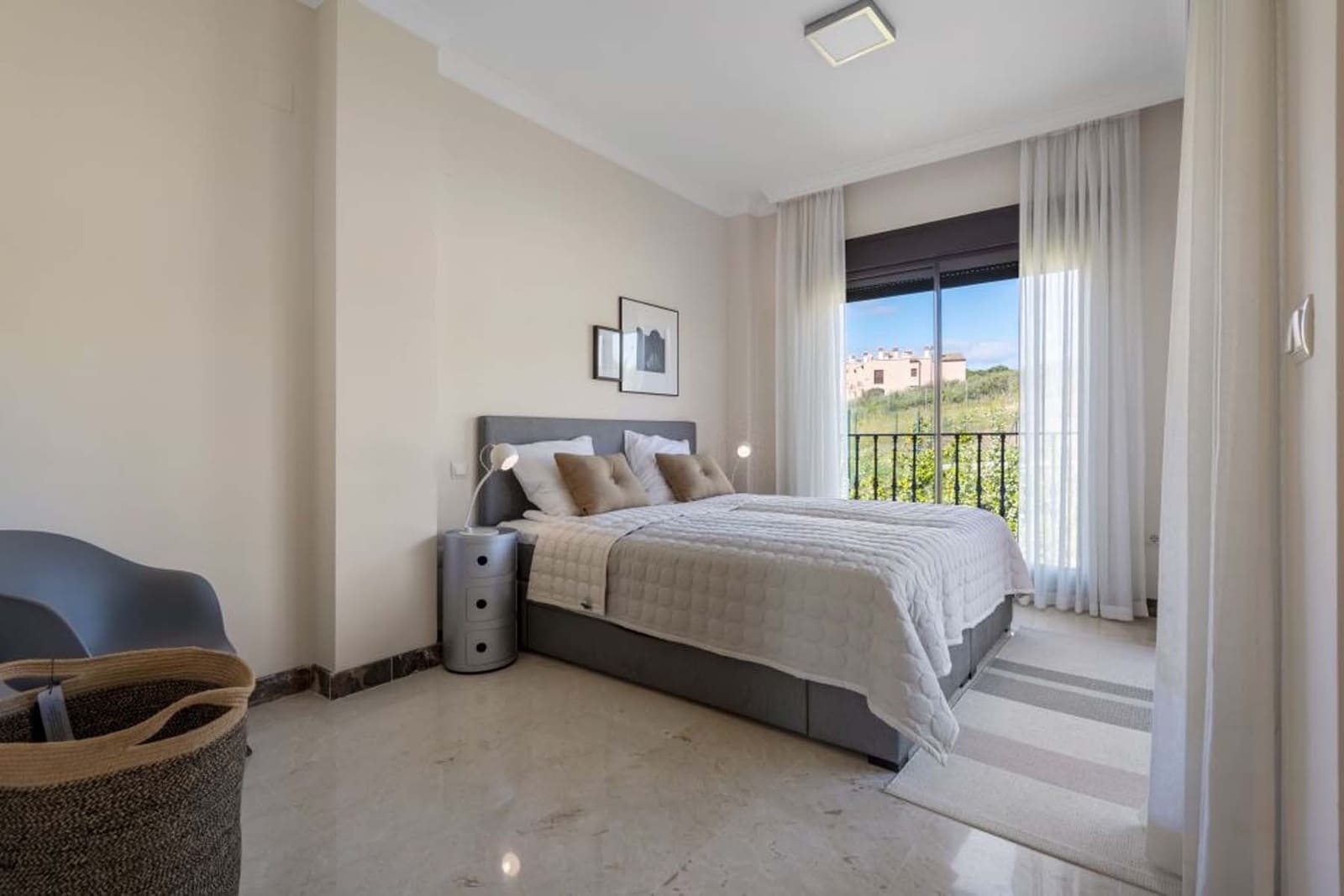 4 sypialnia Apartament na sprzedaż w Estepona z basenem garażem - 718 693 € (Ref: 6839439)