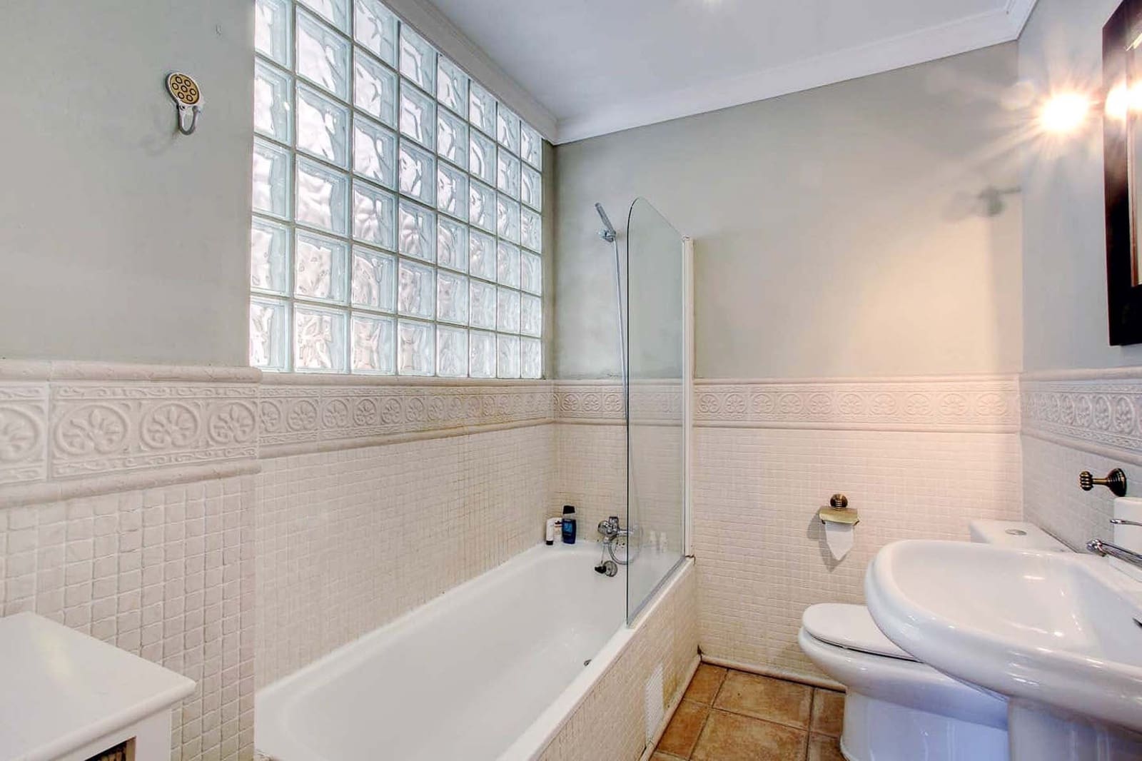 2 bedroom Apartment for sale in Marbella with pool garage - € 485,000 (Ref: 7304070)