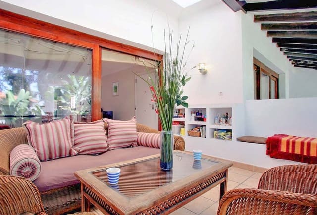 2 bedroom Apartment for sale in Marbella with pool garage - € 485,000 (Ref: 7304070)