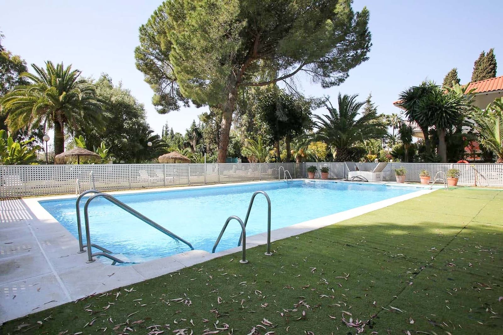 2 bedroom Apartment for sale in Marbella with pool garage - € 485,000 (Ref: 7304070)