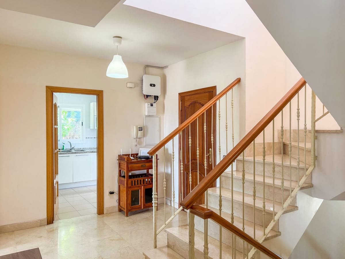 4 Zimmer Villa zu verkaufen in Mijas Costa mit Pool Garage - 850.000 € (Ref: 7696587)