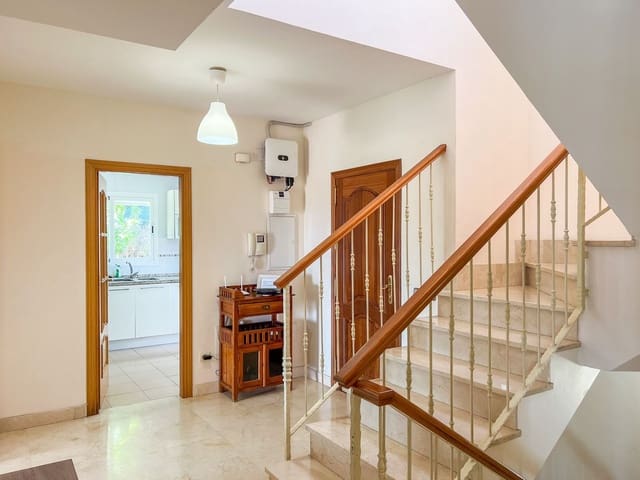 4 makuuhuone Huvila myytävänä paikassa Mijas Costa, Mijas mukana uima-altaan 
autotalli - 850 000 € (Ref: 7696587)