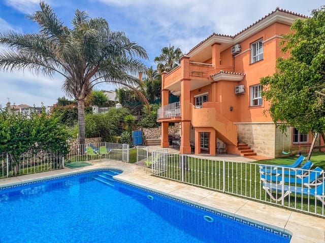 4 makuuhuone Huvila myytävänä paikassa Mijas Costa, Mijas mukana uima-altaan 
autotalli - 850 000 € (Ref: 7696587)