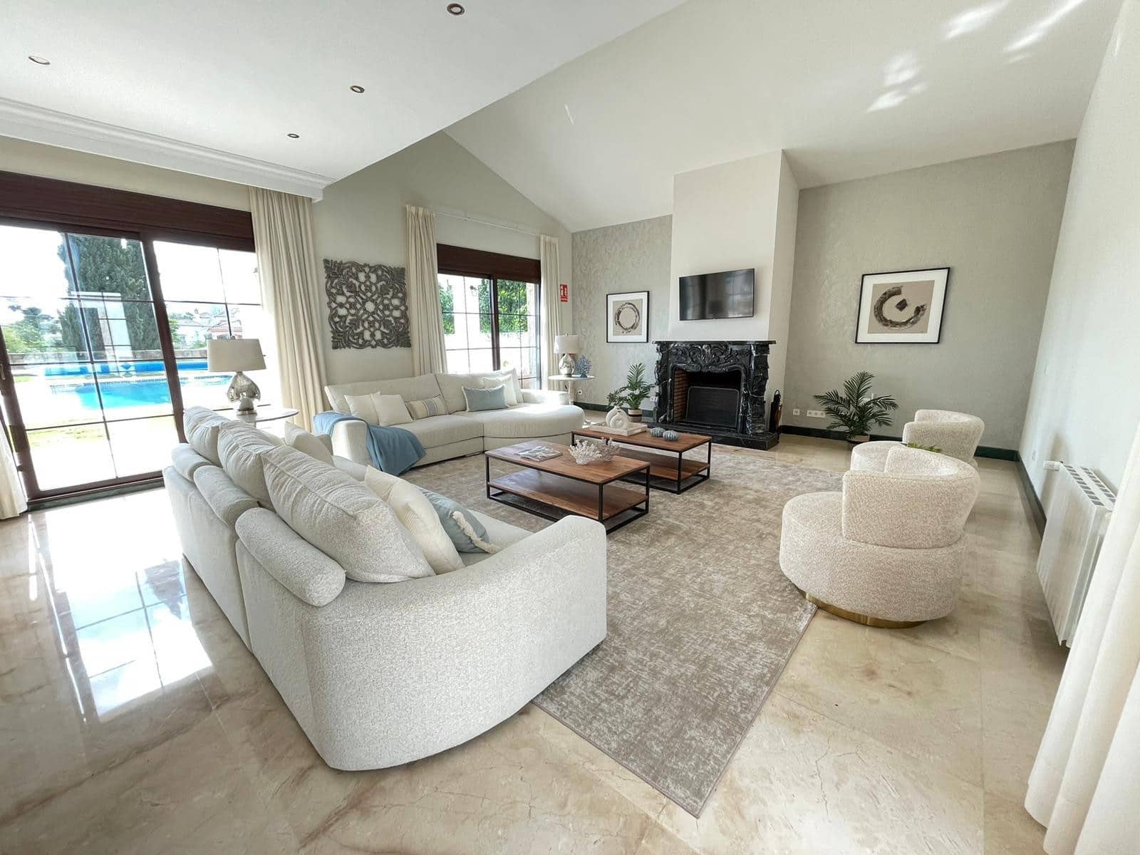 5 soveværelse Villa til salg i Mijas Costa med swimmingpool garage - € 1.600.000 (Ref: 7830050)