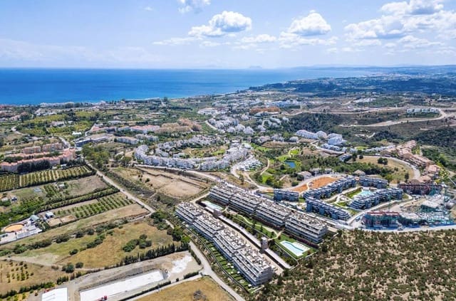 2 bedroom Apartment for sale in Estepona with pool garage - € 444,000 (Ref: 8178047)