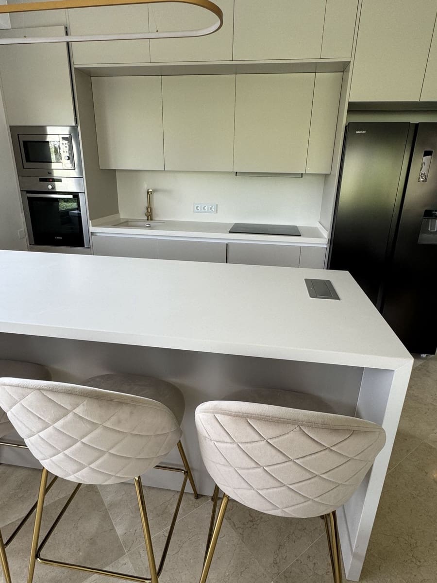 3 bedroom Apartment for sale in Nueva Andalucia with pool garage - € 895,000 (Ref: 8216088)