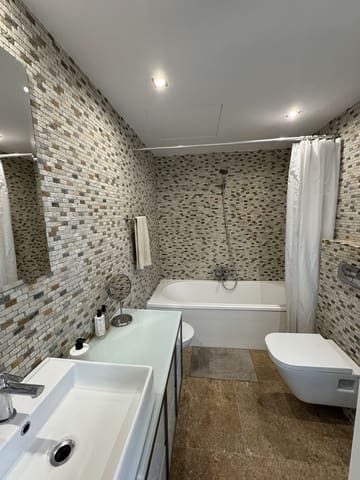 3 Zimmer Apartment zu verkaufen in Nueva Andalucia, Marbella mit Pool Garage - 895.000 € (Ref: 8216088)