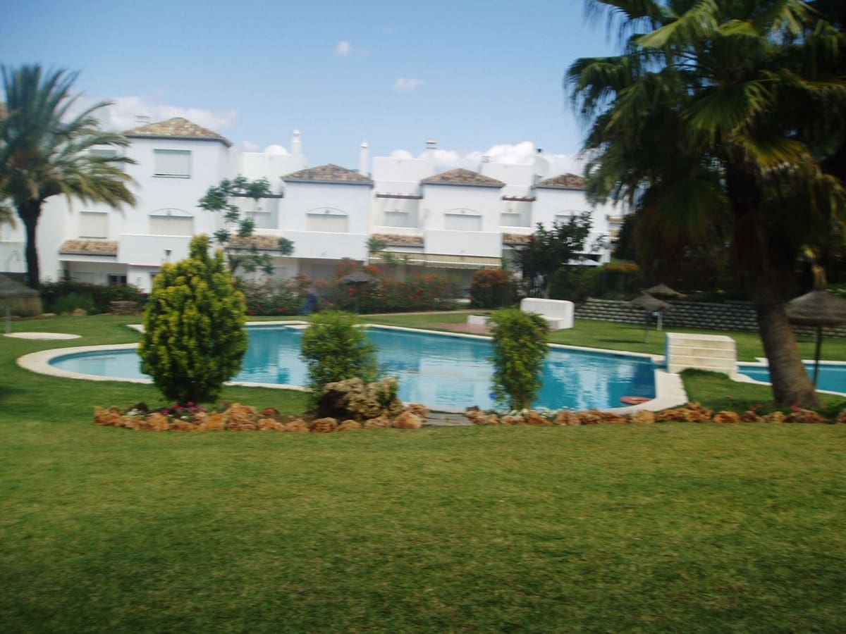 Casa de 5 habitaciones en Estepona en venta con piscina garaje - 435.000 € (Ref: 8344734)