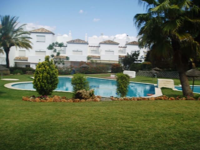 Casa de 5 habitaciones en Estepona en venta con piscina garaje - 435.000 € (Ref: 8344734)