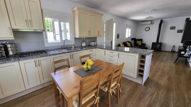 5 makuuhuone Maalaistalo myytävänä paikassa Coín mukana uima-altaan 
autotalli - 629 000 € (Ref: 8404756)