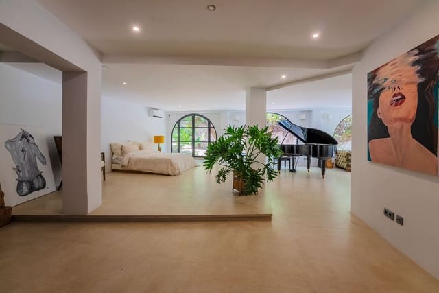 4 soveværelse Villa til salg i Atalaya-Isdabe, Estepona - € 1.495.000 (Ref: 8409498)