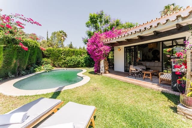 4 soveværelse Villa til salg i Atalaya-Isdabe, Estepona - € 1.495.000 (Ref: 8409498)