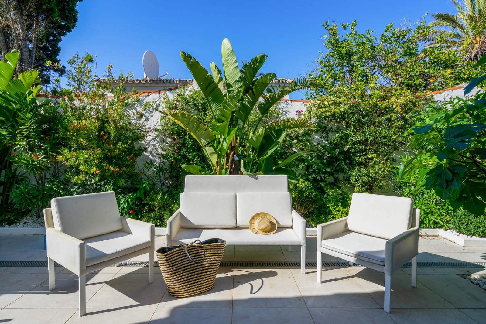 3 bedroom Villa for sale in Marbella with pool garage - € 1,990,000 (Ref: 8417483)