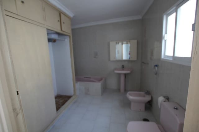 4 bedroom Guesthouse/B & B for sale in Marbella Centro, Marbella - € 1,250,000 (Ref: 8434089)