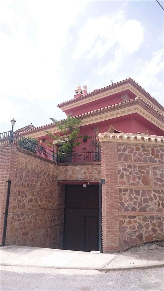 3 makuuhuone Huvila myytävänä paikassa Mijas Costa - 899 000 € (Ref: 8467799)