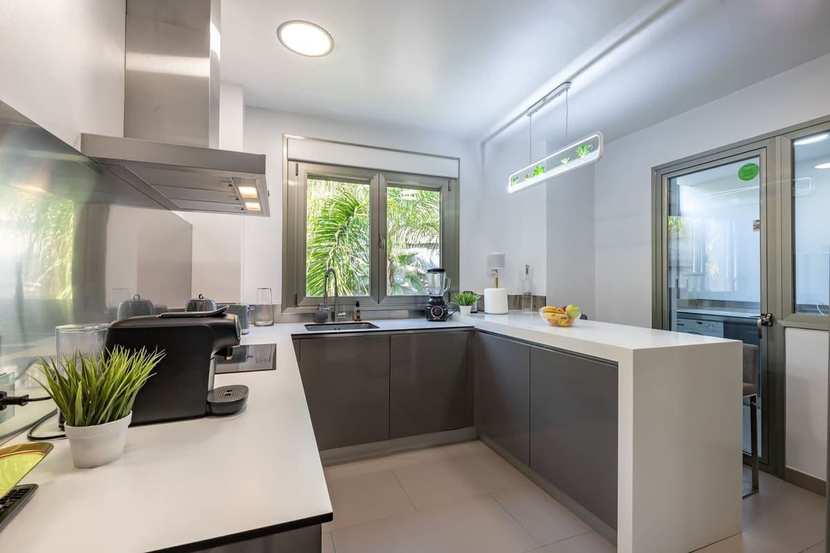 2 sypialnia Apartament na sprzedaż w Benahavis z basenem garażem - 895 000 € (Ref: 8467801)