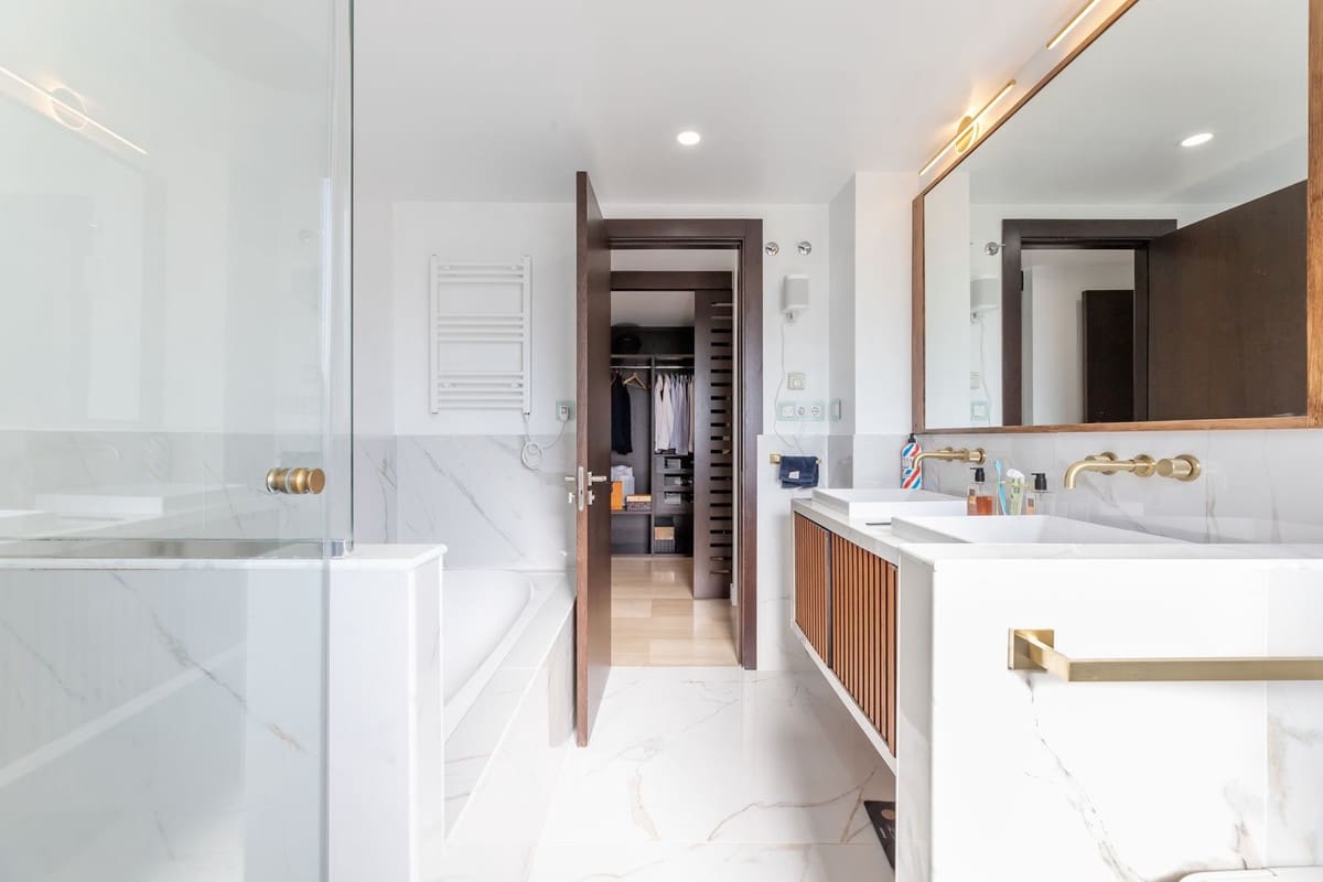 2 Zimmer Apartment zu verkaufen in Benahavis mit Pool Garage - 945.000 € (Ref: 8467801)