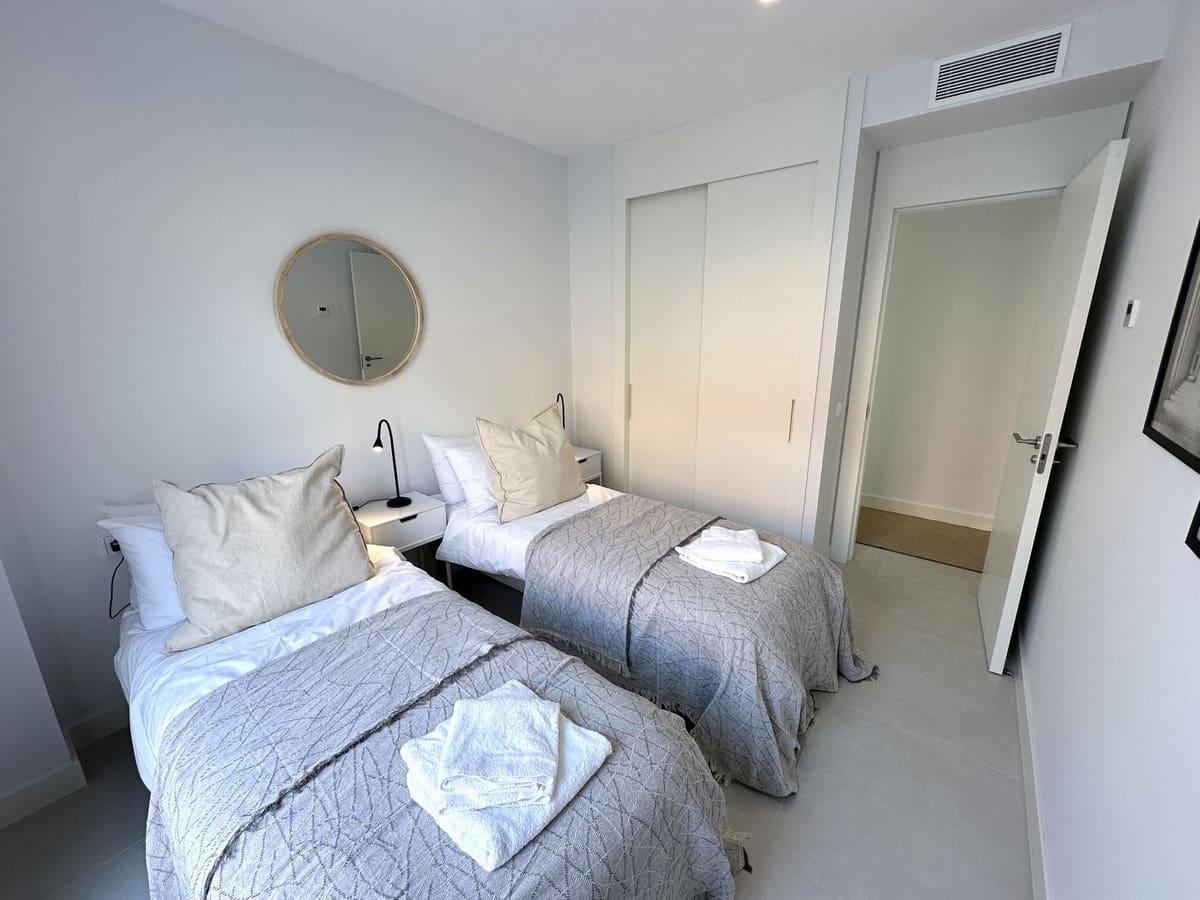 Apartamento de 3 habitaciones en Fuengirola en venta con piscina garaje - 689.500 € (Ref: 8538302)