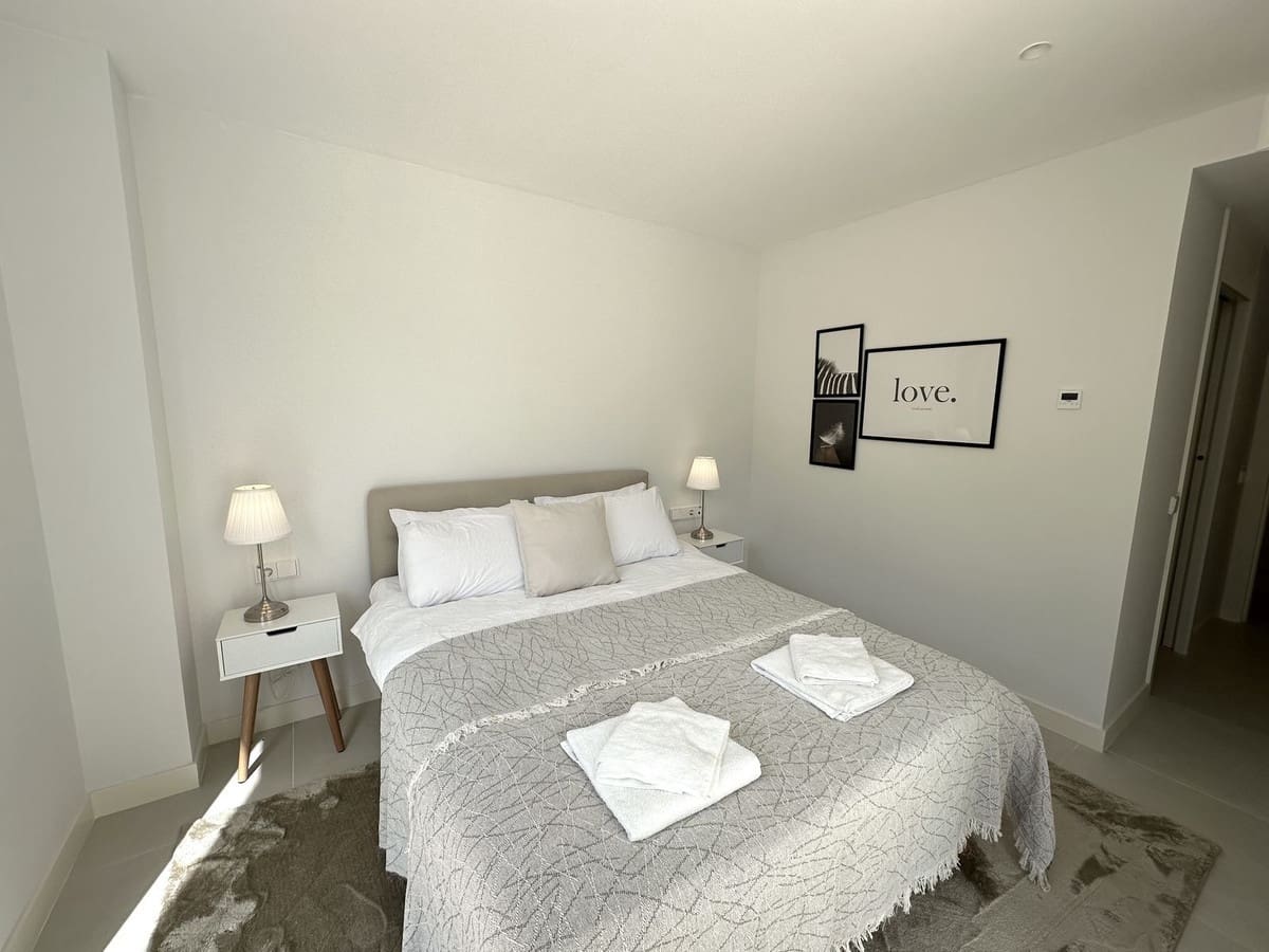 Apartamento de 3 habitaciones en Fuengirola en venta con piscina garaje - 689.500 € (Ref: 8538302)