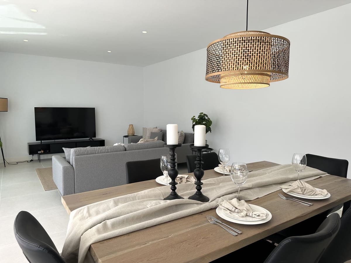 Apartamento de 3 habitaciones en Fuengirola en venta con piscina garaje - 689.500 € (Ref: 8538302)