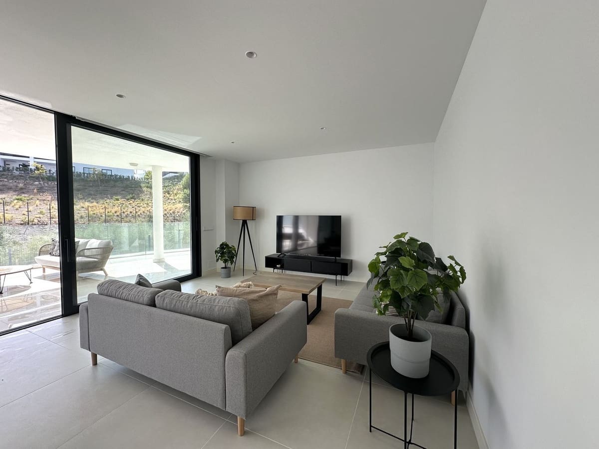 Apartamento de 3 habitaciones en Fuengirola en venta con piscina garaje - 689.500 € (Ref: 8538302)