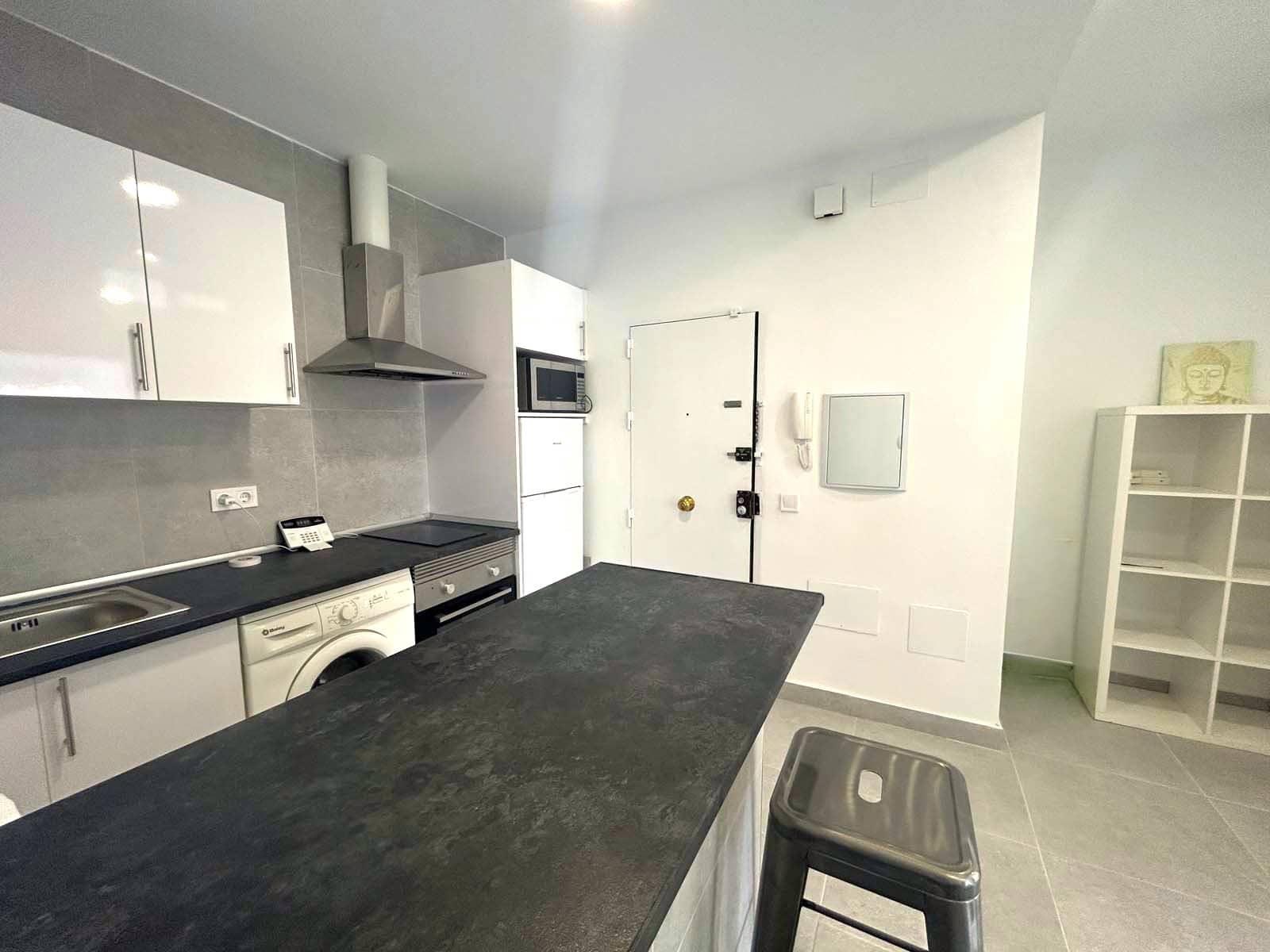 Apartamento de 2 habitaciones en Fuengirola en venta - 230.000 € (Ref: 8574067)