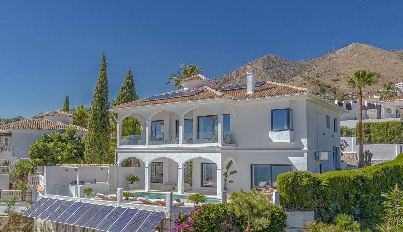 5 bedroom Villa for sale in Benalmadena with pool garage - € 2,695,000 (Ref: 8619702)