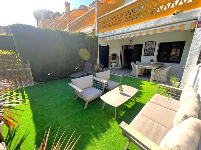 2 soveværelse Semi-Rækkehus til salg i Calahonda, Mijas med swimmingpool - € 450.000 (Ref: 8634222)