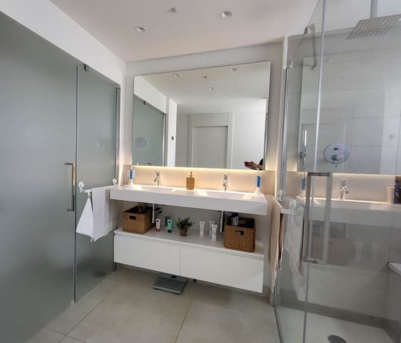 3 soveværelse Lejlighed til salg i El Higuerón, Fuengirola med swimmingpool garage - € 795.000 (Ref: 8638243)
