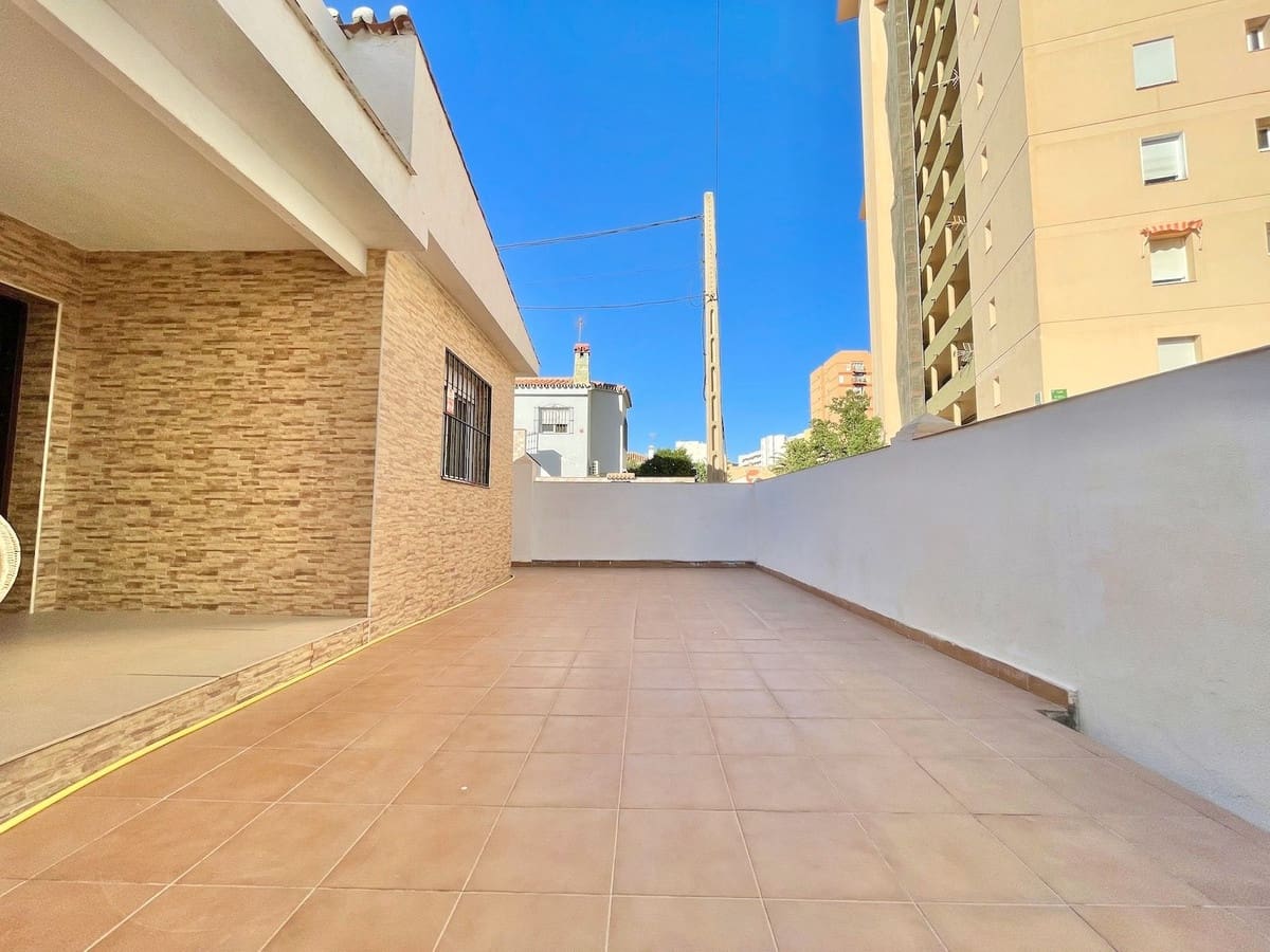 5 soverom Villa til salgs i Fuengirola med garasje - € 1 030 000 (Ref: 8671678)