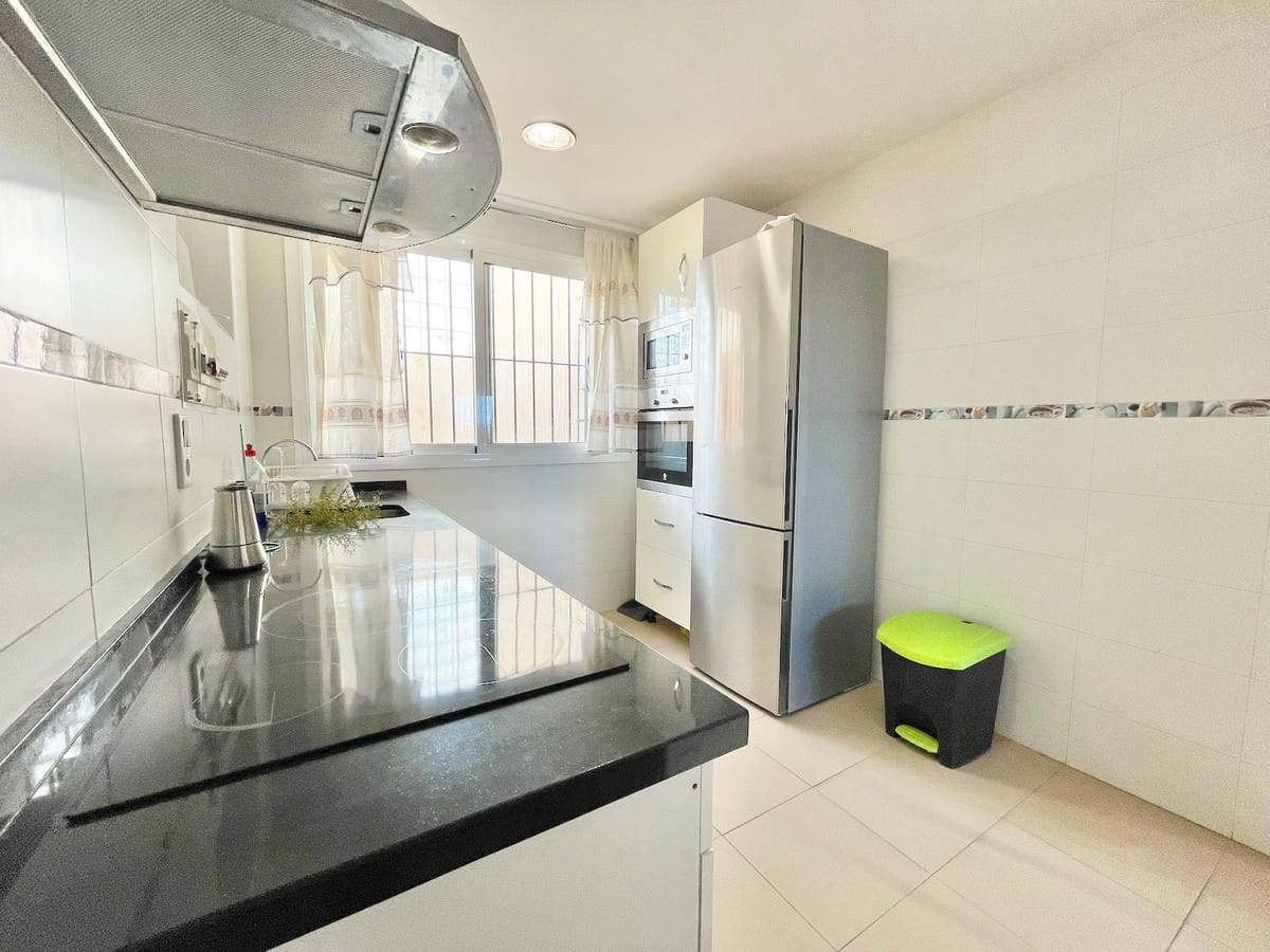 5 slaapkamer Villa te koop in Fuengirola met garage - € 750.000 (Ref: 8671678)