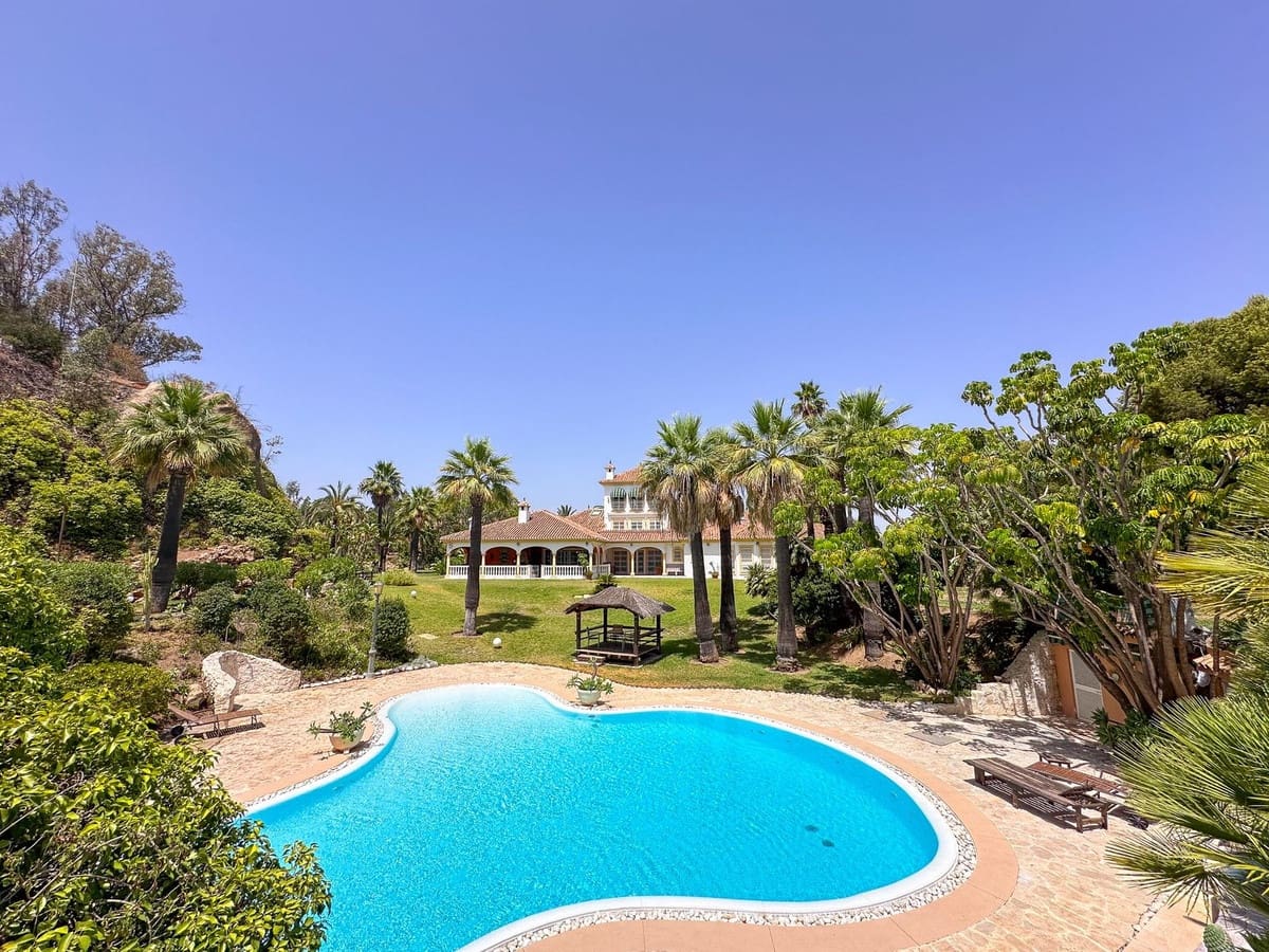 9 bedroom Villa for sale in Mijas Costa with pool garage - € 7,000,000 (Ref: 8671679)