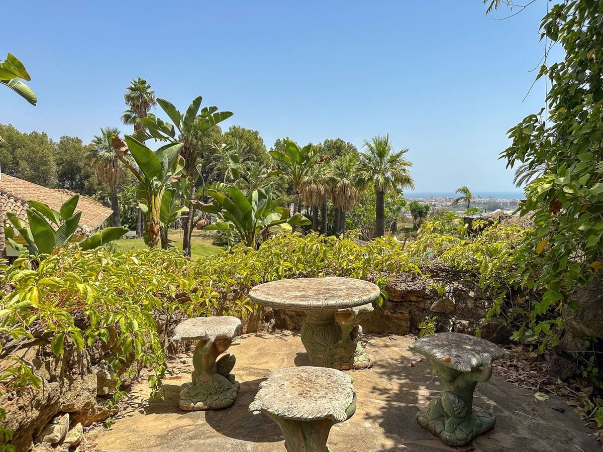 9 bedroom Villa for sale in Mijas Costa with pool garage - € 7,000,000 (Ref: 8671679)