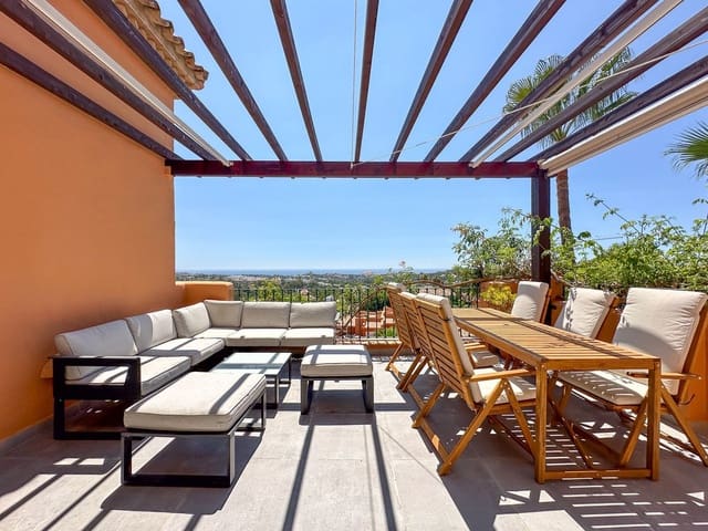 3 sypialnia Penthouse na sprzedaż w Nueva Andalucia, Marbella z basenem garażem - 1 145 000 € (Ref: 8679514)