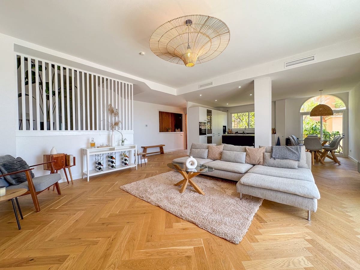 3 bedroom Penthouse for sale in Nueva Andalucia with pool garage - € 1,145,000 (Ref: 8679514)