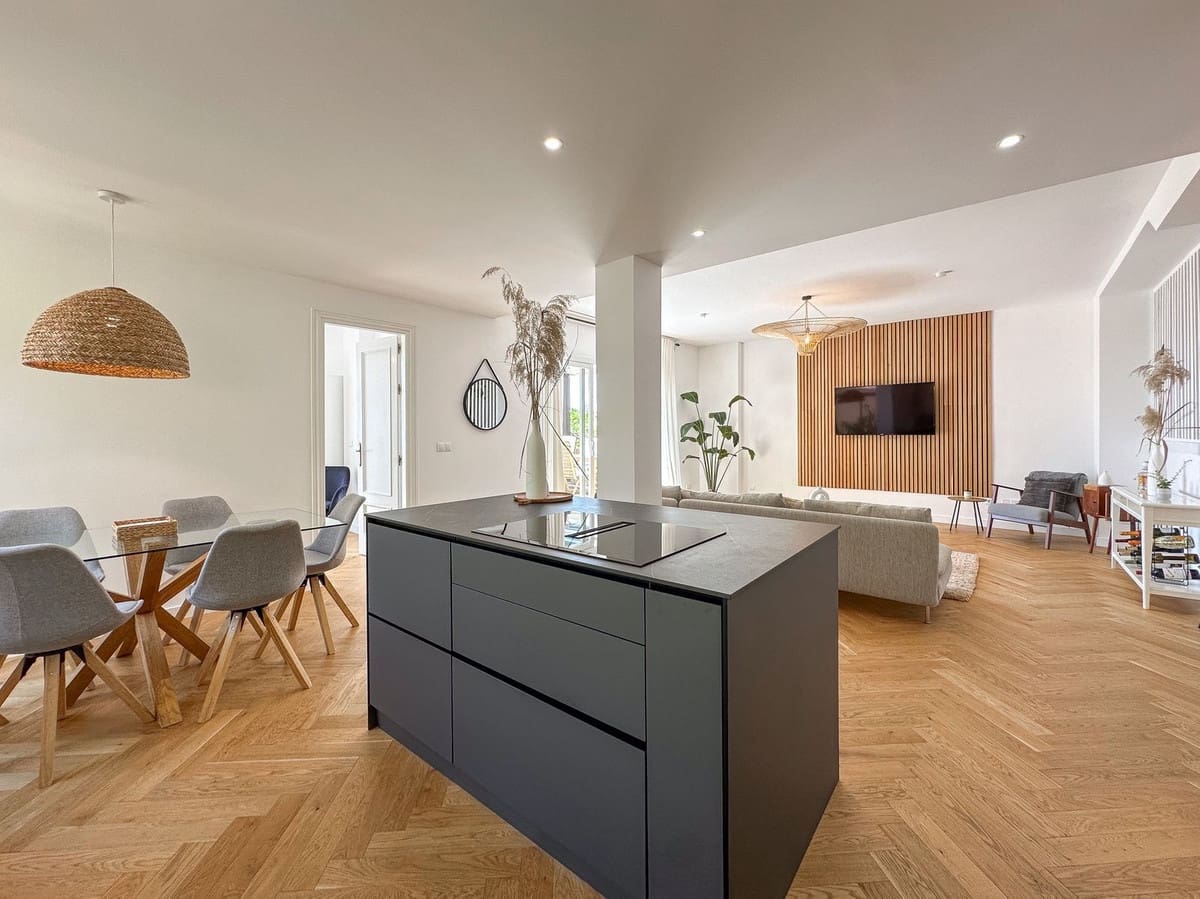 3 bedroom Penthouse for sale in Nueva Andalucia with pool garage - € 1,145,000 (Ref: 8679514)