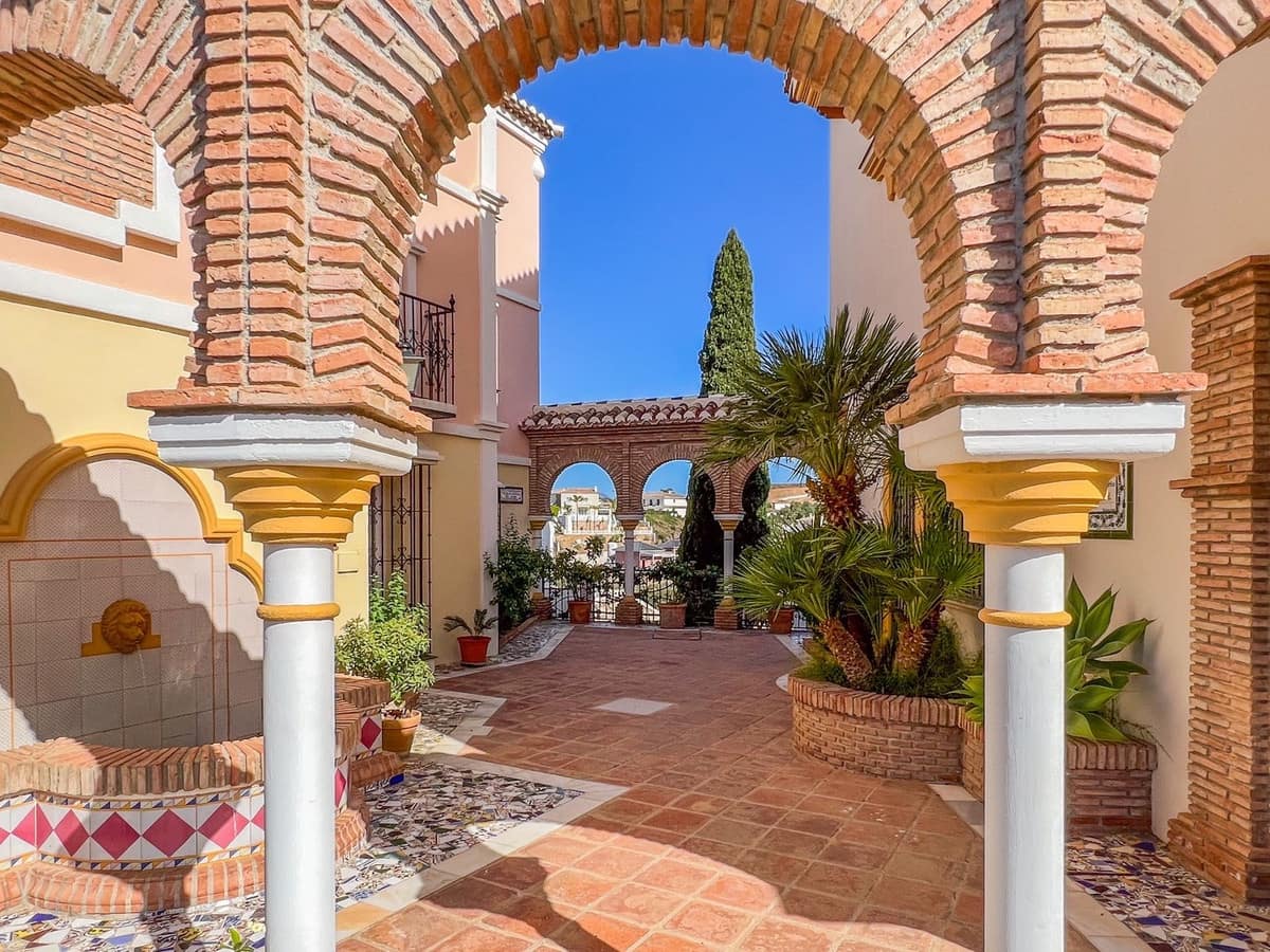 3 bedroom Penthouse for sale in Mijas Costa with pool garage - € 385,000 (Ref: 8682009)