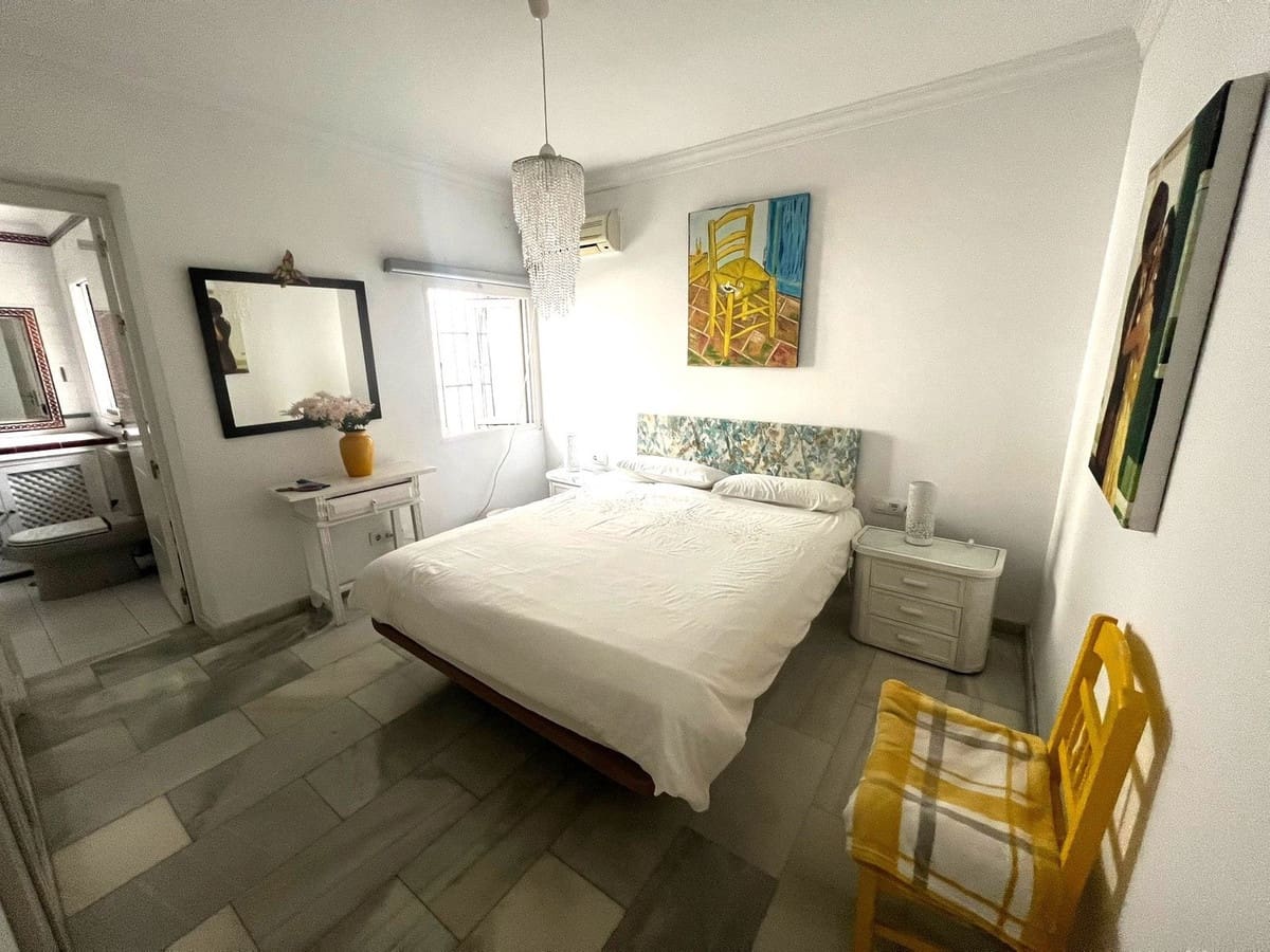 4 bedroom Villa for sale in San Pedro de Alcantara with pool garage - € 1,100,000 (Ref: 8696250)