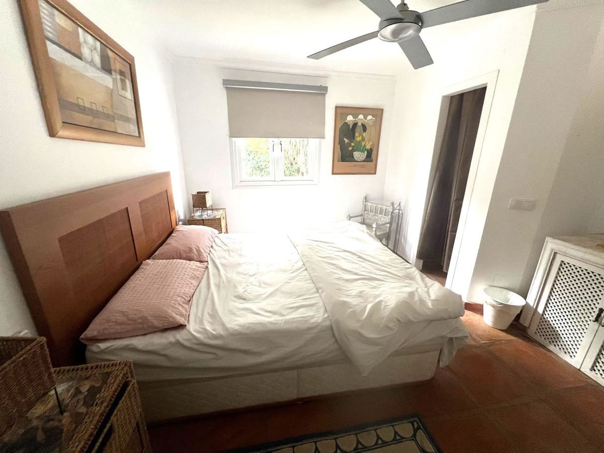 4 bedroom Villa for sale in San Pedro de Alcantara with pool garage - € 1,100,000 (Ref: 8696250)