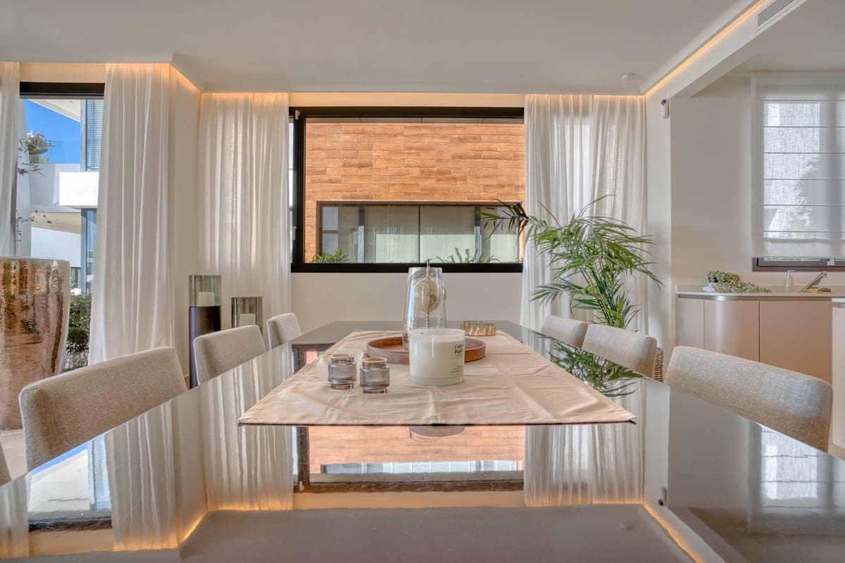 4 bedroom Apartment for sale in Marbella with pool garage - € 3,950,000 (Ref: 8699471)