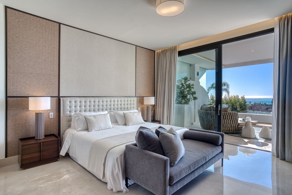 4 bedroom Apartment for sale in Marbella with pool garage - € 3,950,000 (Ref: 8699471)