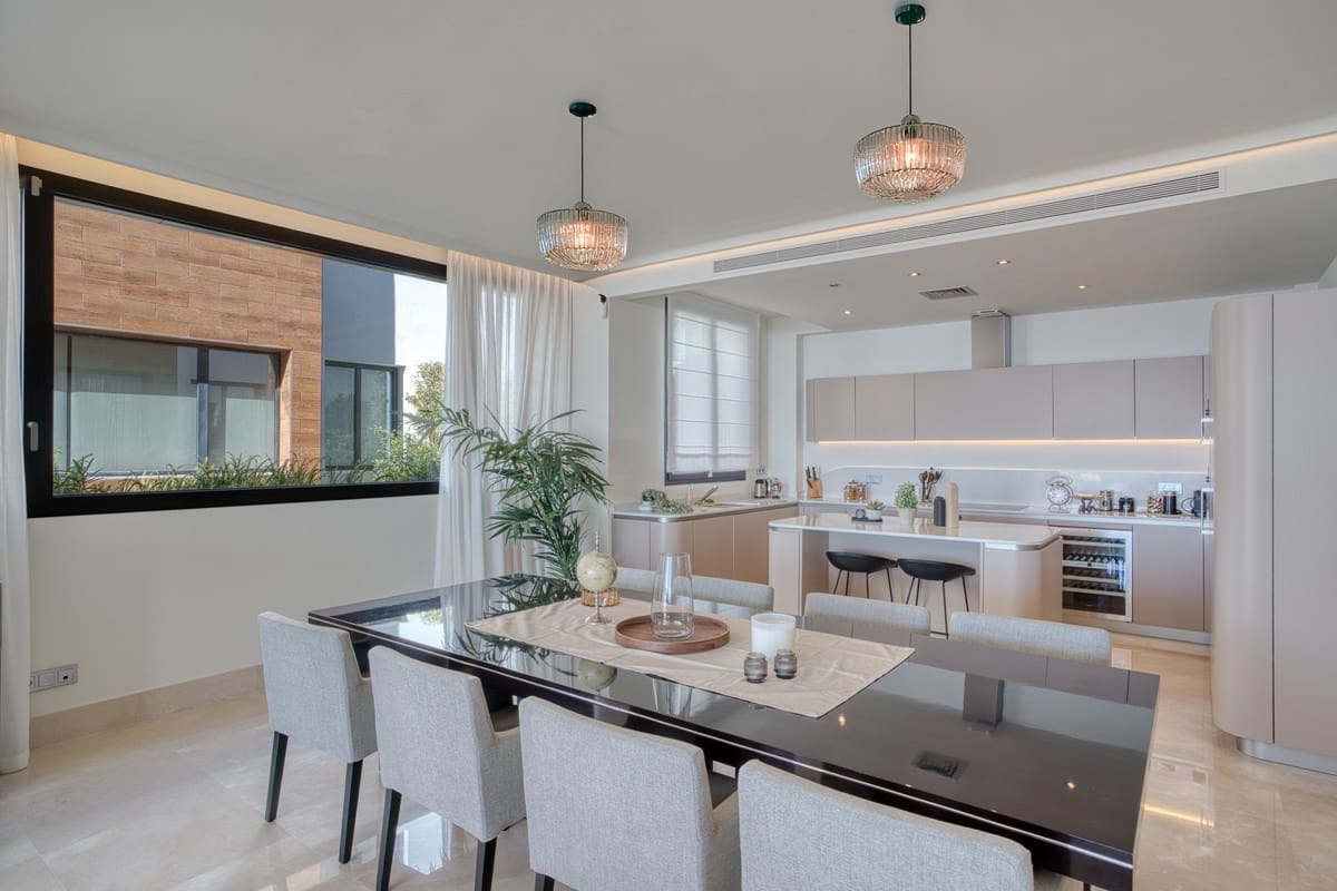 4 bedroom Apartment for sale in Marbella with pool garage - € 3,950,000 (Ref: 8699471)